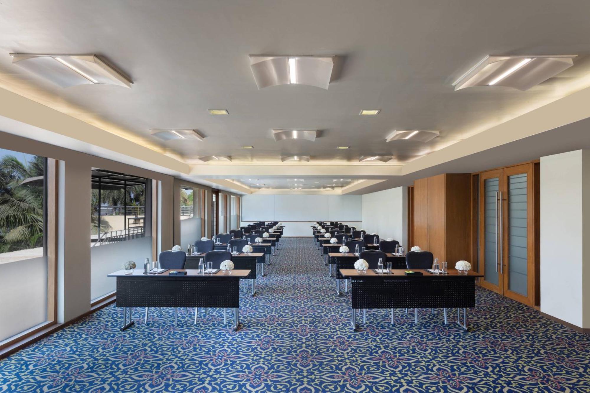 Surat Marriott Hotel Eksteriør bilde