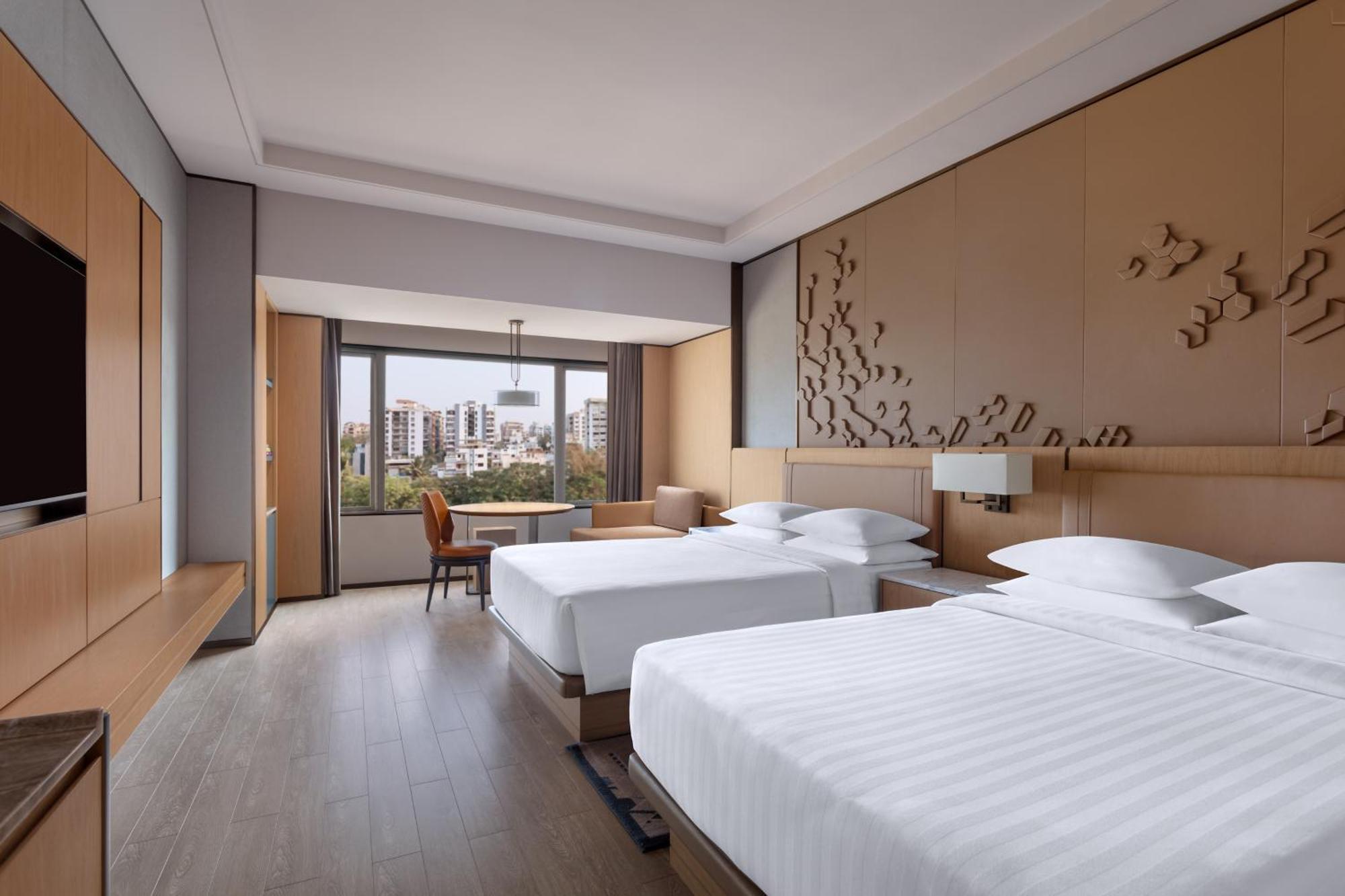 Surat Marriott Hotel Eksteriør bilde