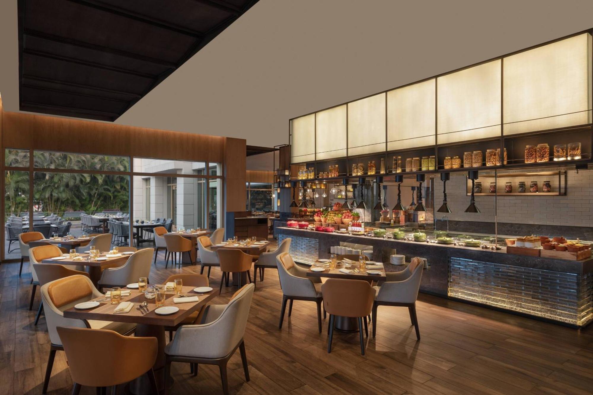 Surat Marriott Hotel Eksteriør bilde