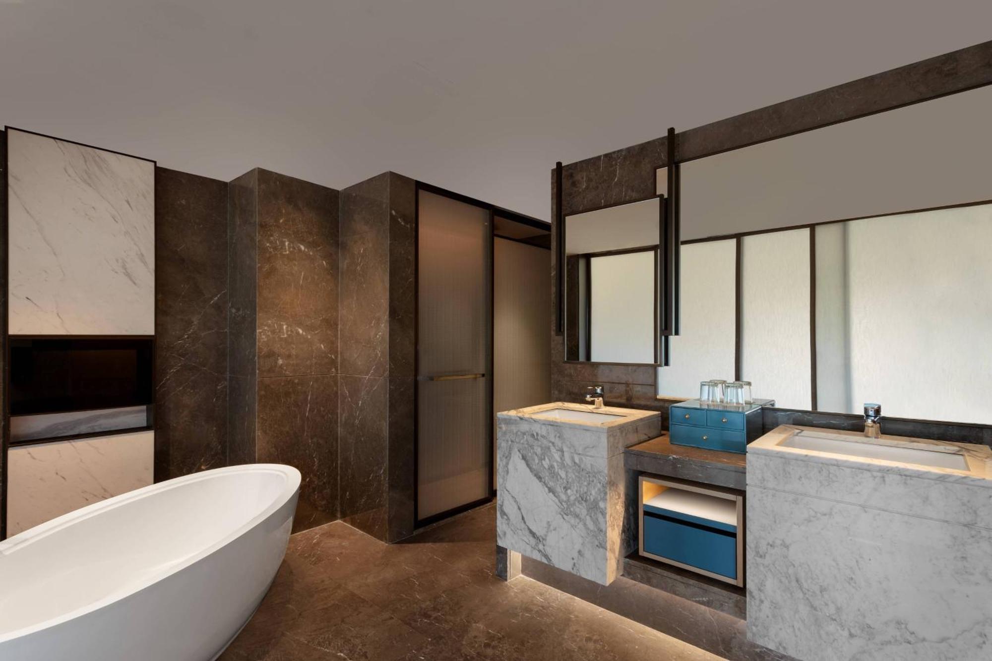 Surat Marriott Hotel Eksteriør bilde