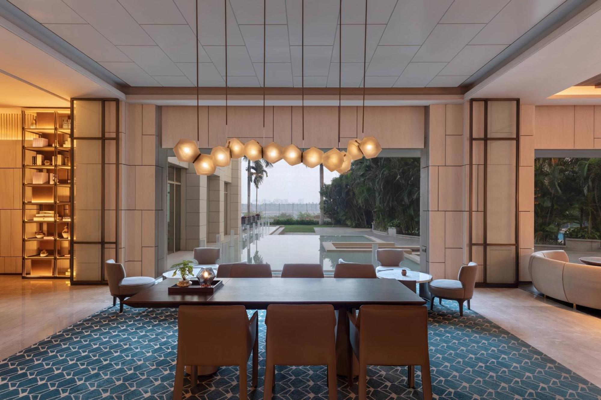 Surat Marriott Hotel Eksteriør bilde