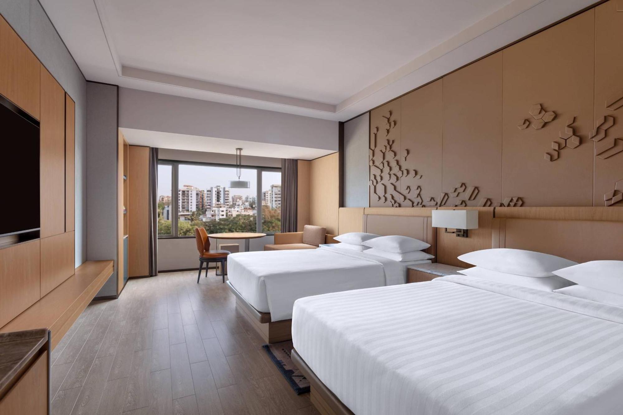 Surat Marriott Hotel Eksteriør bilde