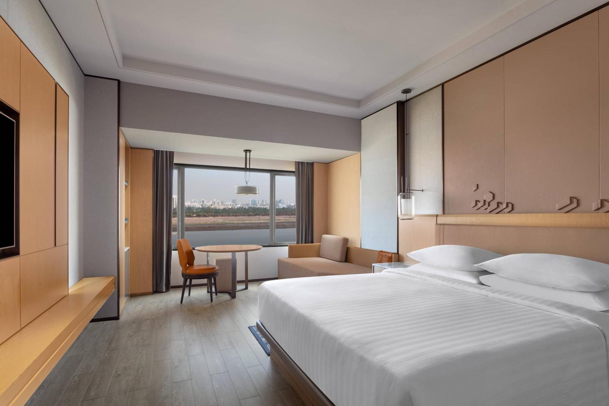 Surat Marriott Hotel Eksteriør bilde