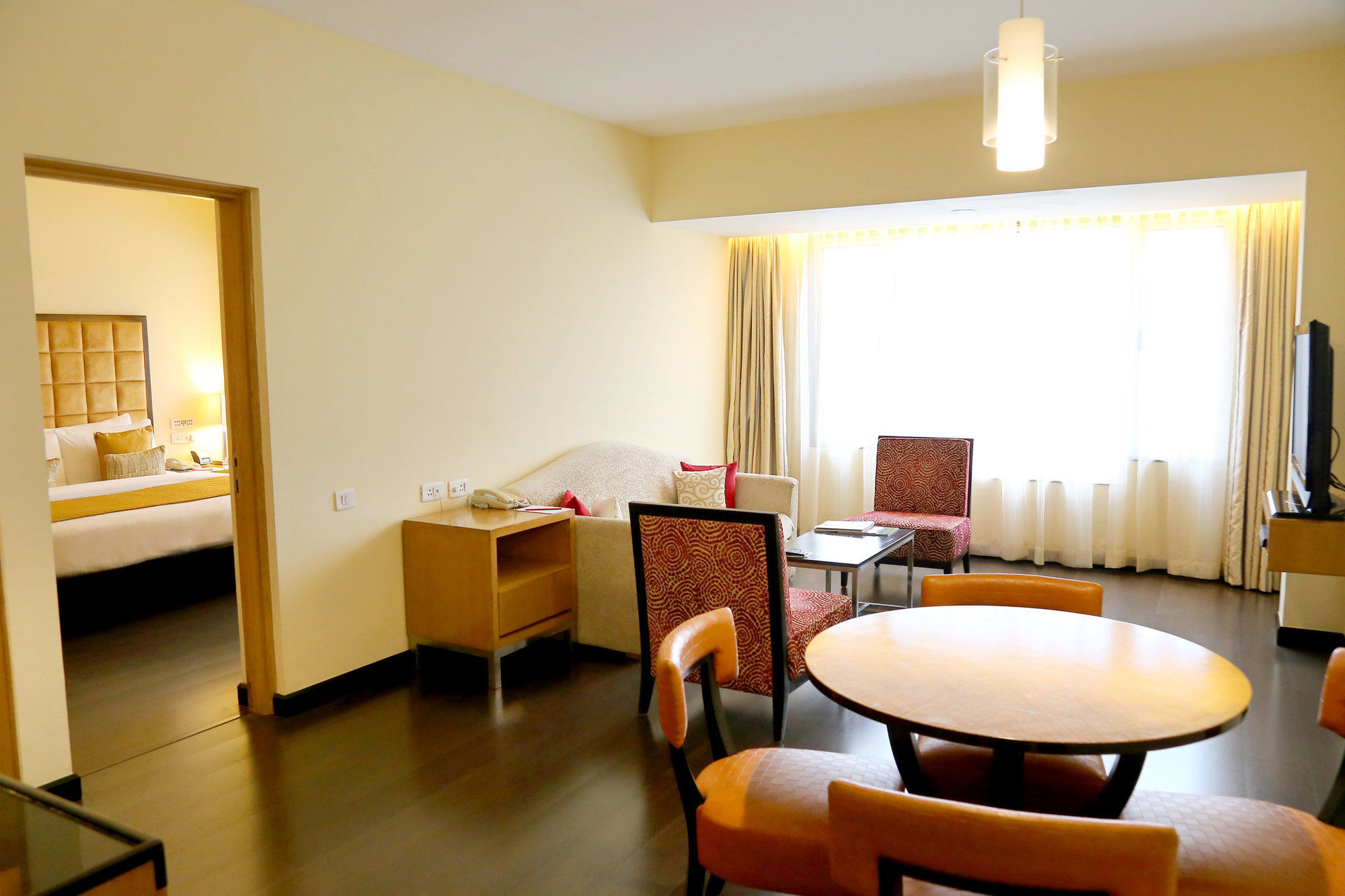 Surat Marriott Hotel Eksteriør bilde