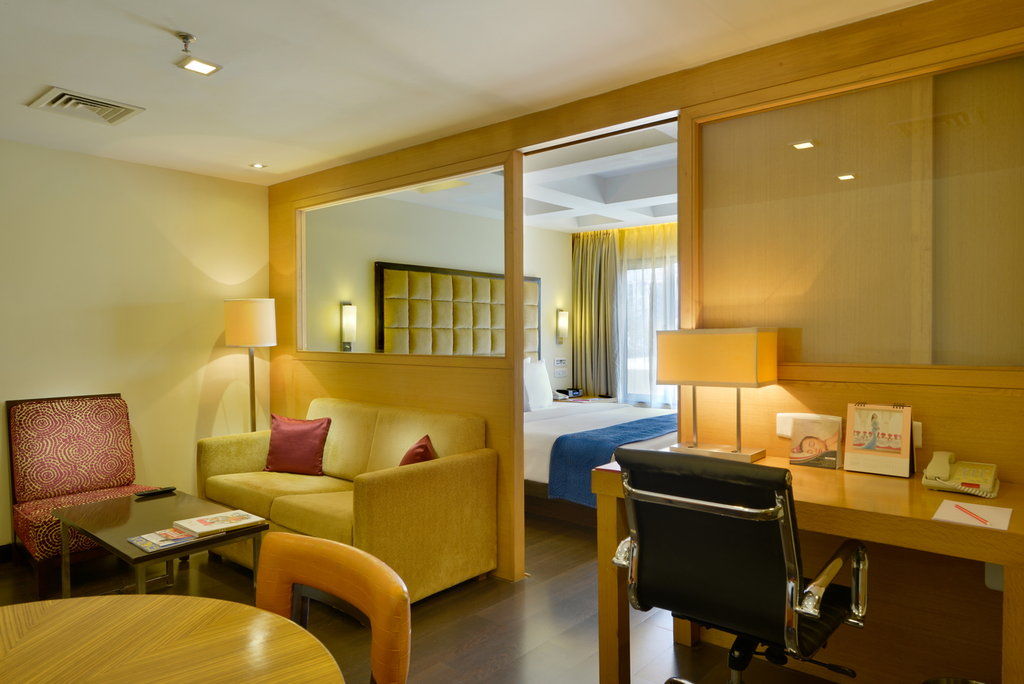 Surat Marriott Hotel Eksteriør bilde