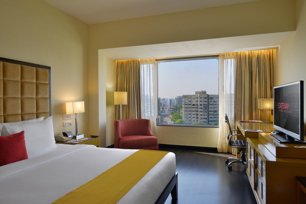 Surat Marriott Hotel Eksteriør bilde