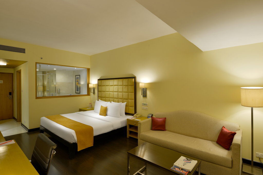 Surat Marriott Hotel Eksteriør bilde