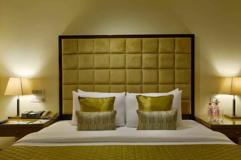 Surat Marriott Hotel Eksteriør bilde